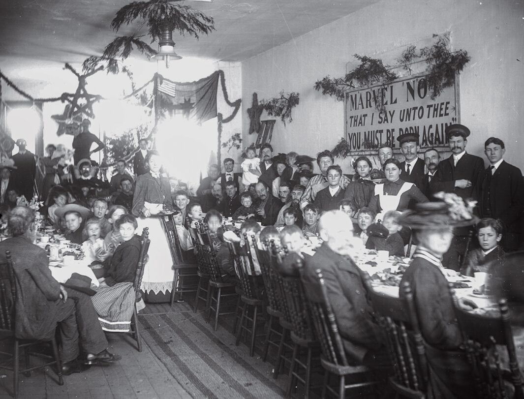 A holiday celebration at the Mobile Salvation Army in 1905